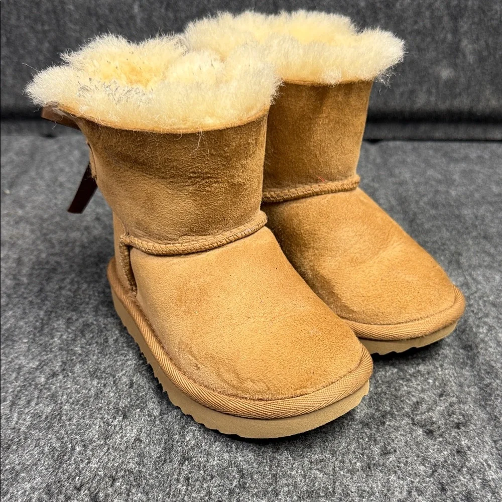 UGG Tan Kids Boots - Picture 1 of 8